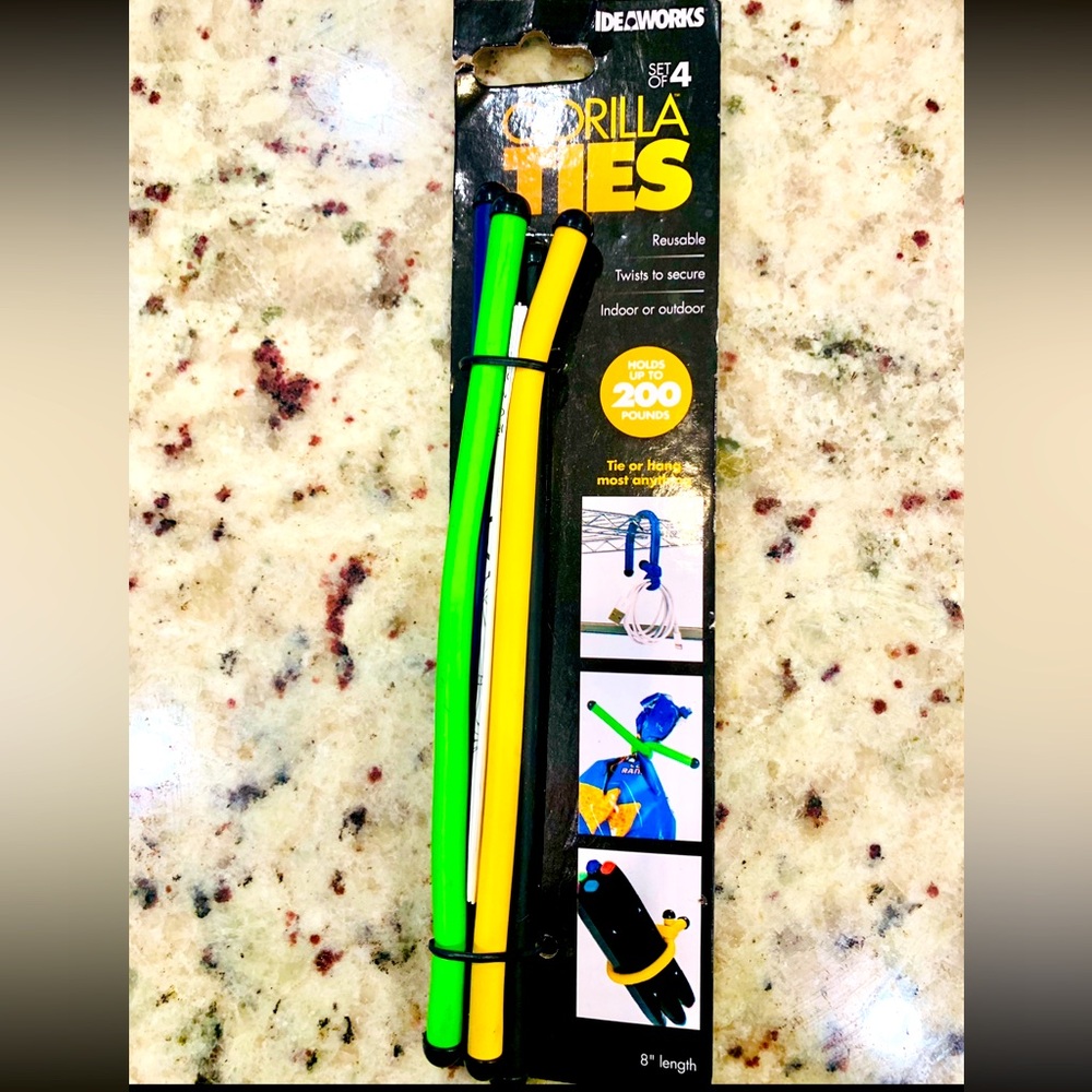 GORILLA NWT Reusable Ties for Hanging Items 18" 4 pack & 4 pack 8” up to 200lbs